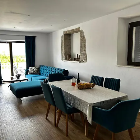 Petra Appartement *